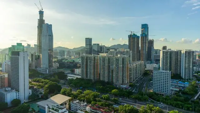 从“托底”到“托举”：金融助力构建房地产发展新模式